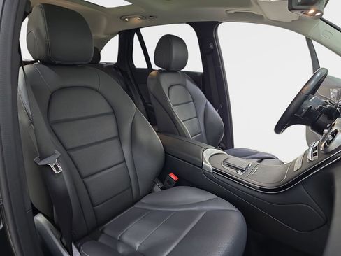 Used 2021 Mercedes-Benz GLC 300 4MATIC image 12