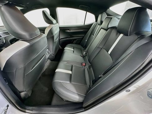 Used 2025 Toyota Camry SE FWD image 32