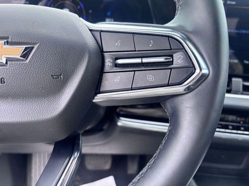 Used 2025 Chevrolet Equinox LT FWD image 18