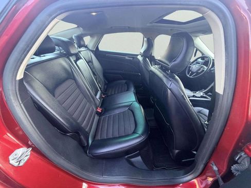 Used 2017 Ford Fusion SE w/ Equipment Group 201A image 21