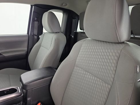 Used 2022 Toyota Tacoma SR5 w/ SR5 Appearance Package (SM) RWD image 14