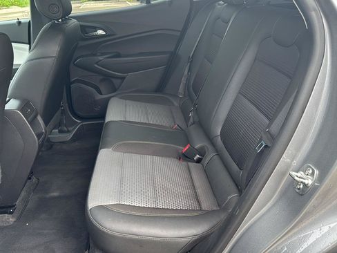 Used 2025 Chevrolet Trax LT FWD image 10