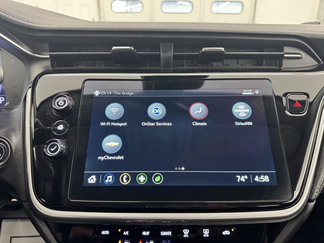 Used 2023 Chevrolet Bolt EUV LT FWD image 29