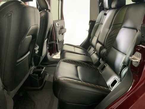 Used 2021 Jeep Gladiator Overland image 28