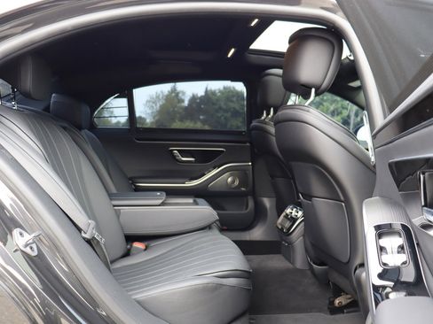 Used 2023 Mercedes-Benz S 500 4MATIC image 17