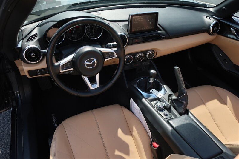 Used 2016 MAZDA MX-5 Miata Grand Touring RWD image 21