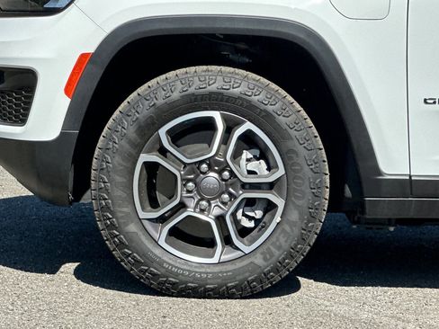 New 2023 Jeep Grand Cherokee Trailhawk image 25