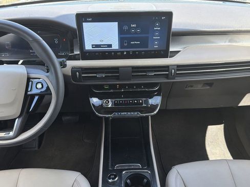 Used 2024 Lincoln Corsair FWD image 14