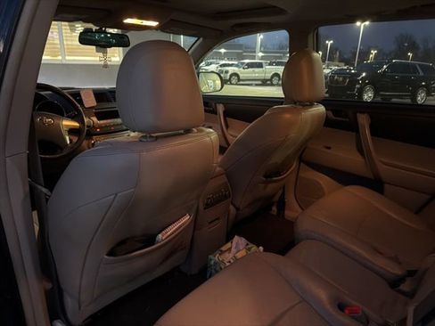 Used 2011 Toyota Highlander 4WD image 18