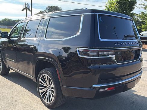 Used 2024 Jeep Grand Wagoneer Series III w/ Rear Seat Video Group 1 AWD/4WD image 10