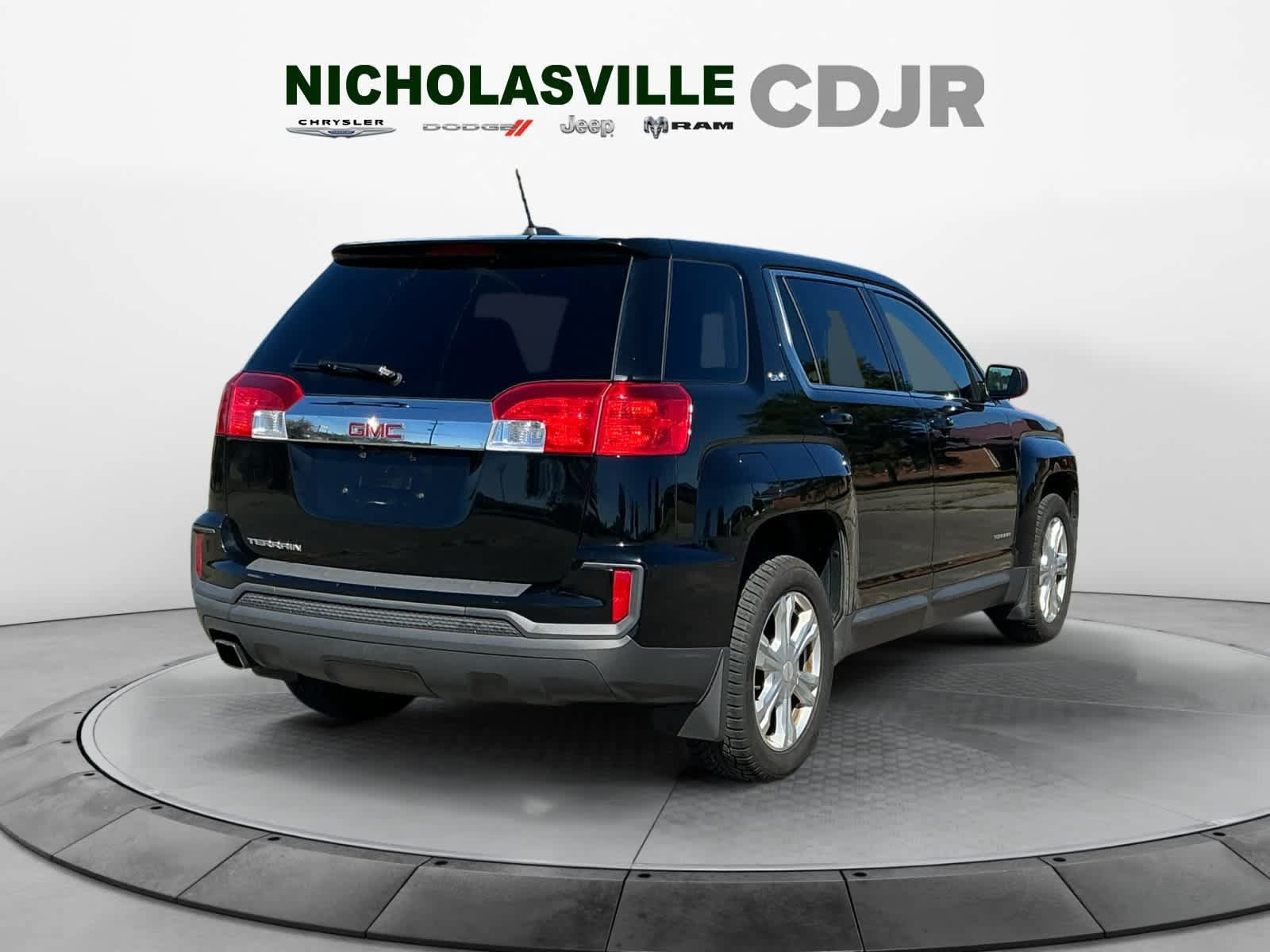 Used 2017 GMC Terrain SLE w/ LPO, Protection Package FWD image 5