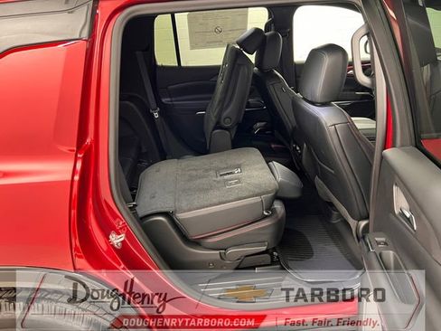 New 2026 Chevrolet Traverse RS w/ LPO, Floor Liner Package FWD image 39