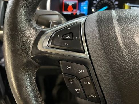 Used 2018 Ford Edge Titanium w/ Equipment Group 301A AWD/4WD image 19