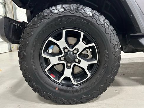 Used 2021 Jeep Wrangler Unlimited Rubicon w/ Cold Weather Group AWD/4WD image 24