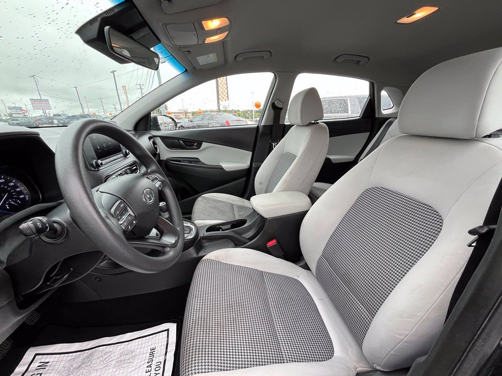 Used 2023 Hyundai Kona SE w/ Cargo Package FWD image 26