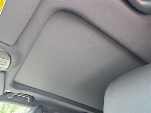 New 2025 Jeep Compass Latitude w/ Sun & Sound Group image 17