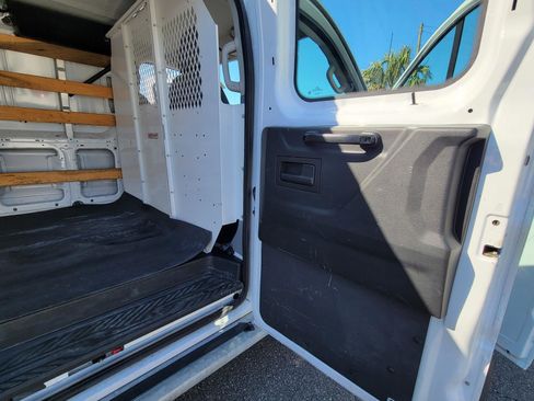 Used 2015 Ford Transit 250 130 Low Roof w/ Exterior Upgrade Package RWD image 36