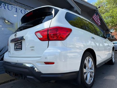 Used 2019 Nissan Pathfinder SL w/ SL Premium Package AWD/4WD image 3