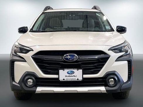Used 2023 Subaru Outback Limited AWD/4WD image 2