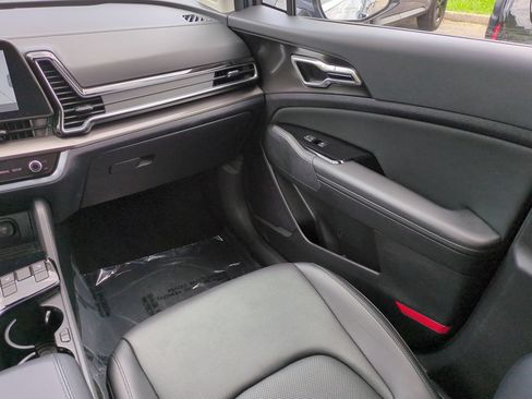 Certified 2024 Kia Sportage EX FWD image 17