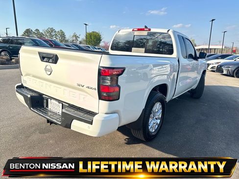 Used 2024 Nissan Frontier SV w/ SV Convenience Package AWD/4WD image 8