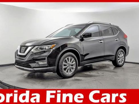 Used 2017 Nissan Rogue SV w/ SV Premium Package image 1