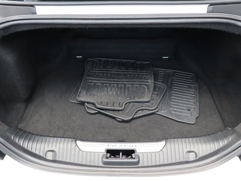 Used 2017 Jaguar XJ R-Sport image 44