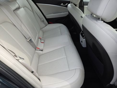 Used 2025 Genesis G70 2.5T AWD/4WD image 23