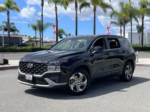 Used 2023 Hyundai Santa Fe SE image 3