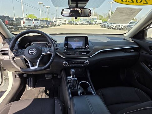 Used 2023 Nissan Altima 2.5 SV FWD image 12
