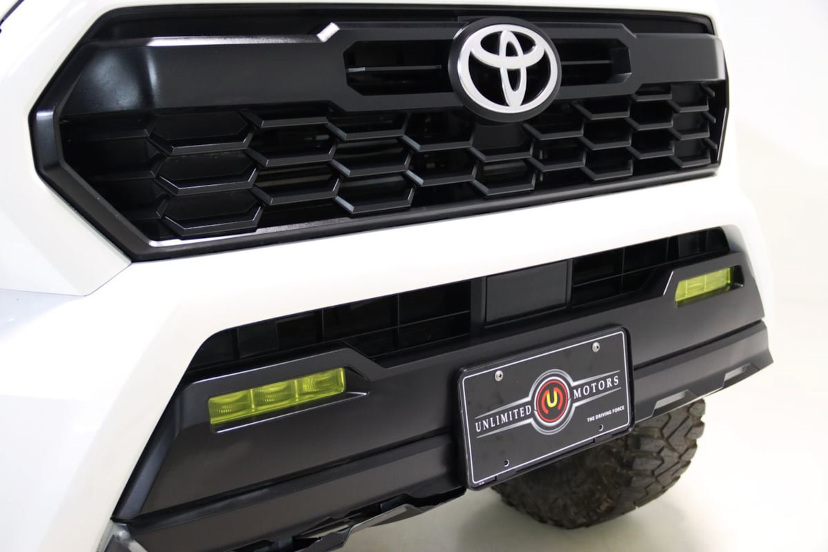Used 2024 Toyota Tacoma TRD Off-Road AWD/4WD image 23