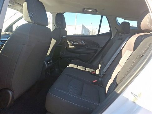Used 2023 GMC Terrain SLE w/ Driver Convenience Package image 10