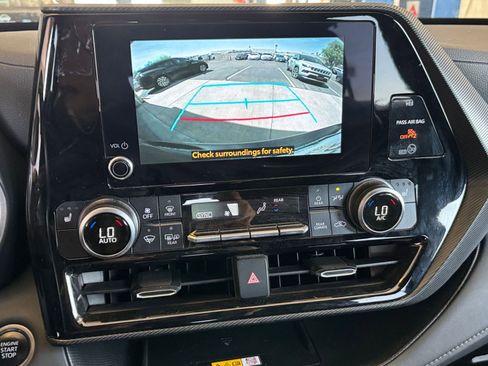 Used 2024 Toyota Highlander XSE image 17