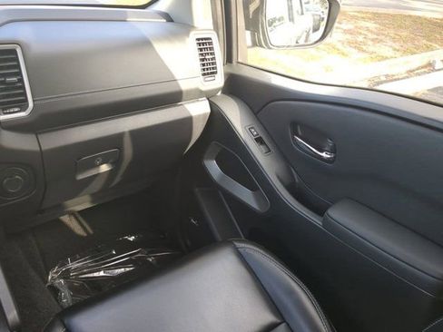 Used 2024 Nissan Frontier SL w/ Technology Package RWD image 16