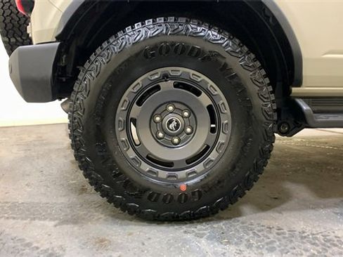 Certified 2025 Ford Bronco Outer Banks w/ Sasquatch Package image 16