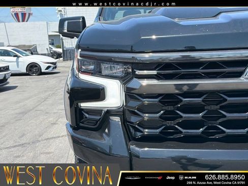 Used 2023 Chevrolet Silverado 1500 ZR2 w/ Technology Package AWD/4WD image 13