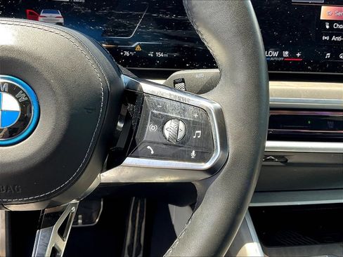 Used 2023 BMW i7 xDrive60 AWD/4WD image 12