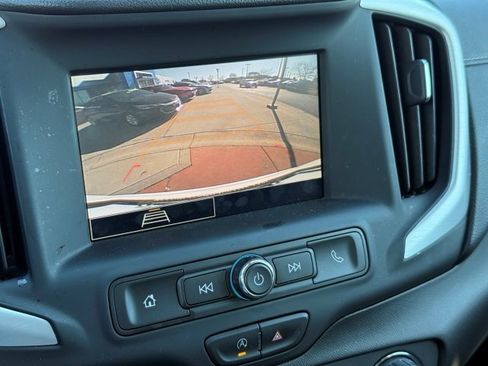 Used 2023 GMC Terrain SLE w/ Driver Convenience Package image 26