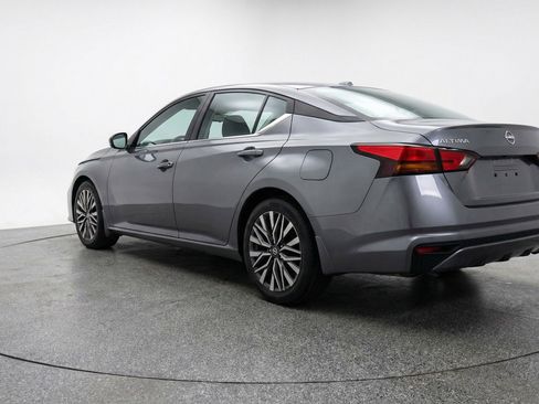 Used 2025 Nissan Altima 2.5 SV image 6