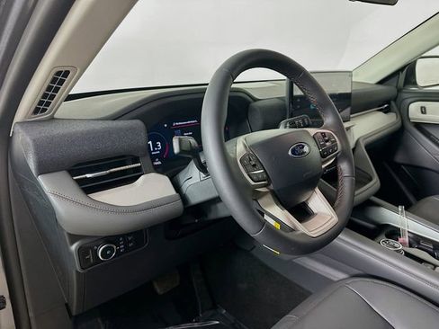 New 2026 Ford Explorer Active w/ Active Comfort Package image 9