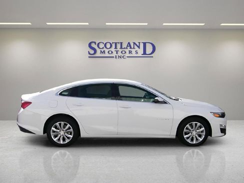 Used 2025 Chevrolet Malibu LT FWD image 4