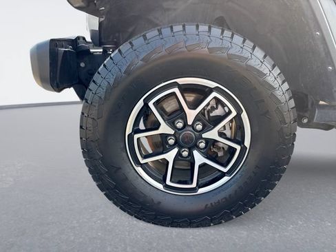 Used 2025 Jeep Wrangler Unlimited Rubicon AWD/4WD image 10