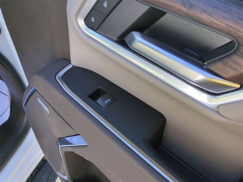 Certified 2025 GMC Sierra 2500 SLT w/ SLT Premium Package image 30