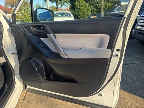 Used 2015 Subaru Forester 2.5i Premium w/ All-Weather Package image 16