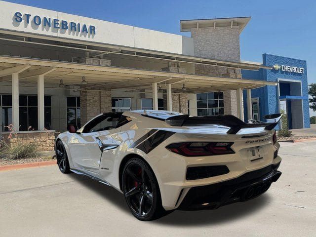 Used 2024 Chevrolet Corvette Z06 w/ Z07 Performance Package RWD image 5