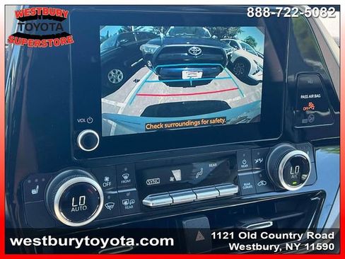 Used 2023 Toyota Highlander XLE AWD/4WD image 34