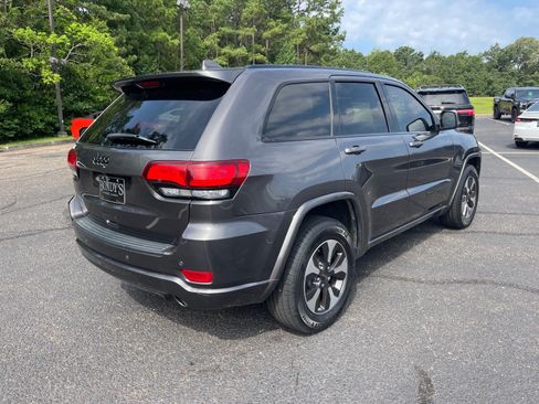 Used 2020 Jeep Grand Cherokee Altitude RWD image 17