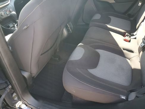 Used 2018 Jeep Cherokee Latitude w/ Altitude Package image 20