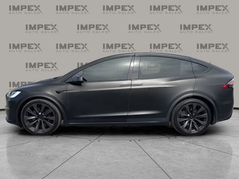 Used 2022 Tesla Model X Plaid image 2