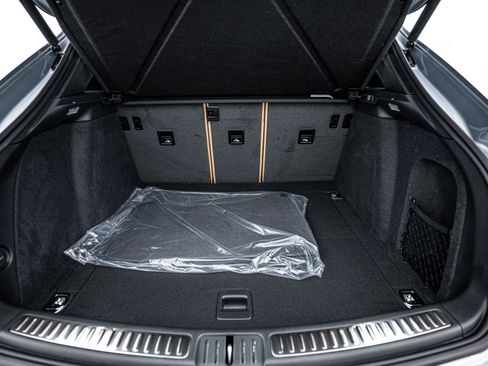 Certified 2026 Porsche Macan image 23